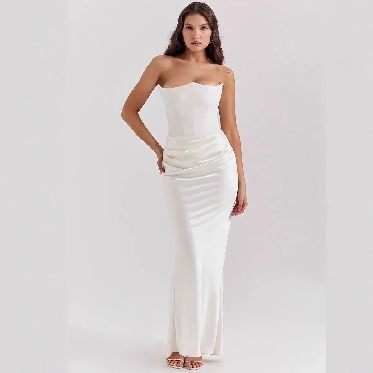 Adelisse – Rochie Lungă Tip Sirenă din Catifea fără Breteluțe