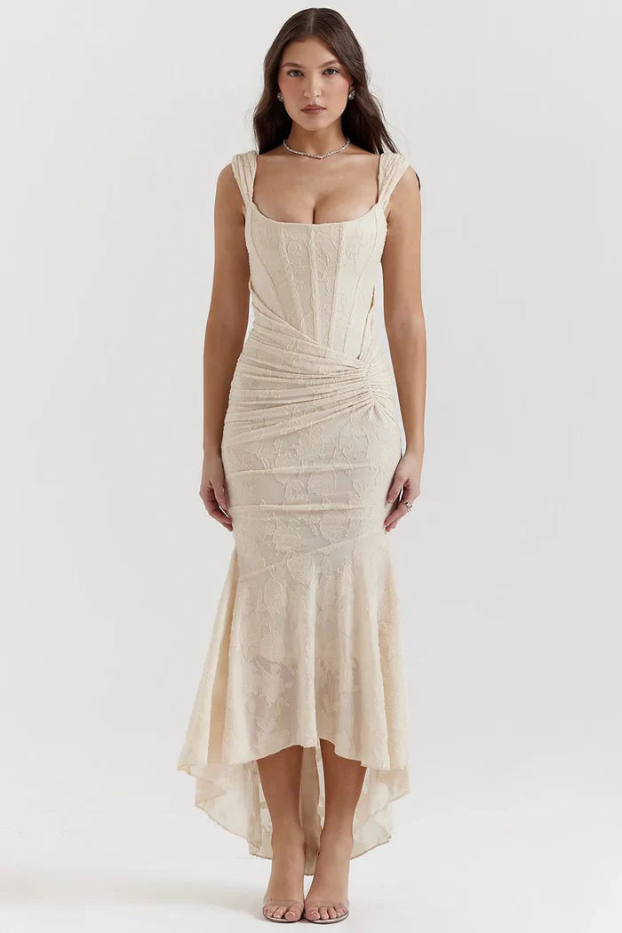 Rosea – Rochie Elegantă cu Croială Sculpturală și Imprimeu Floral Ton pe Ton (Colecția)