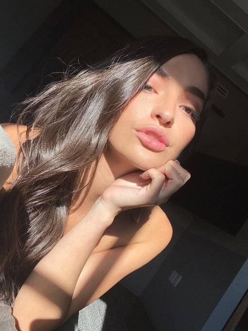 Simona R.