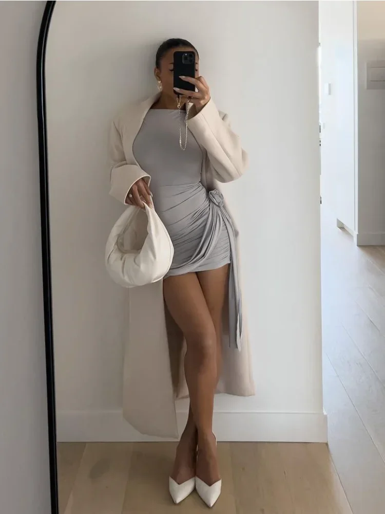 Elvia – Rochie Mini Plisată cu Mâneci Lungi